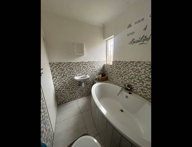 2 BEDROOM CLUSTER FOR SALE IN TERENURE